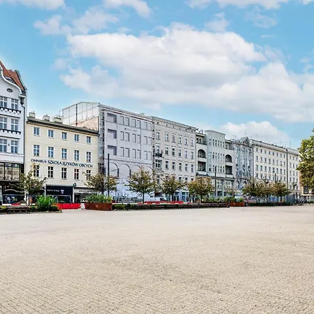 Chaplin * بوزنان